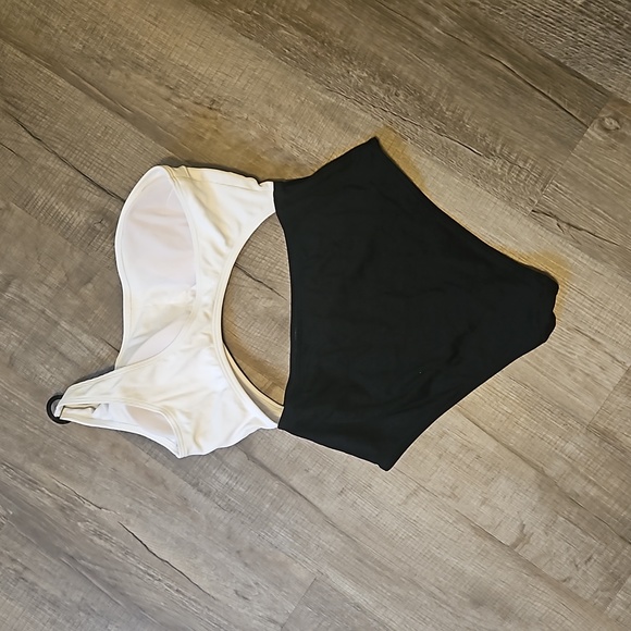 Black & White Swimsuit - Picture 3 of 8